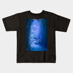 aliens kidnapped panda Kids T-Shirt